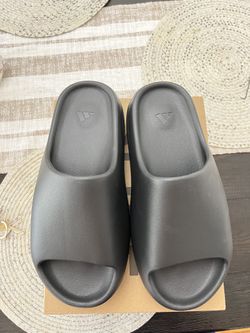 Yeezy Slide Onyx- Size 10 Brand New- Purchased From Adidas Confirmed,  Receipts Shown *Price Firm* for Sale in Queens, NY - OfferUp