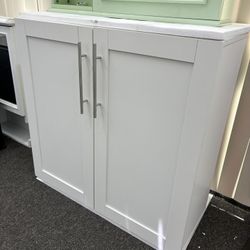 Newly Assembled Bathroom Wall Mounted Storage Cabinet