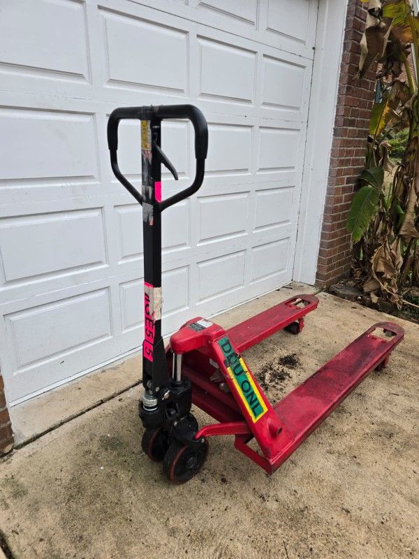 5500 LBS DAYTON PALLET JACK