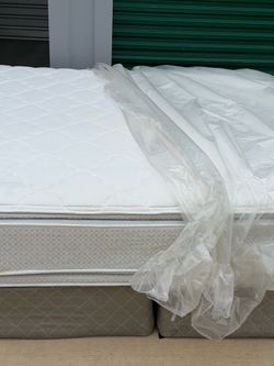 USED KING SIZE PILLOWTOP MATTRESS ONLY