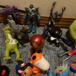 Assorted boys lot/transformers