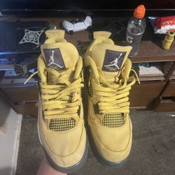Air Jordan 4 Retro “Lighting”