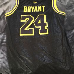 Men’s jersey size small