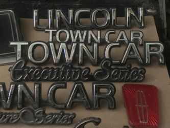 LINCOLN Town Car Emblems And Decals
