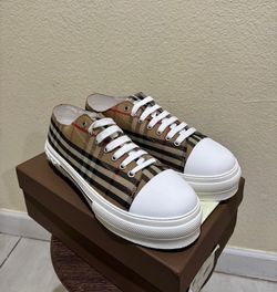 Burberry shoes