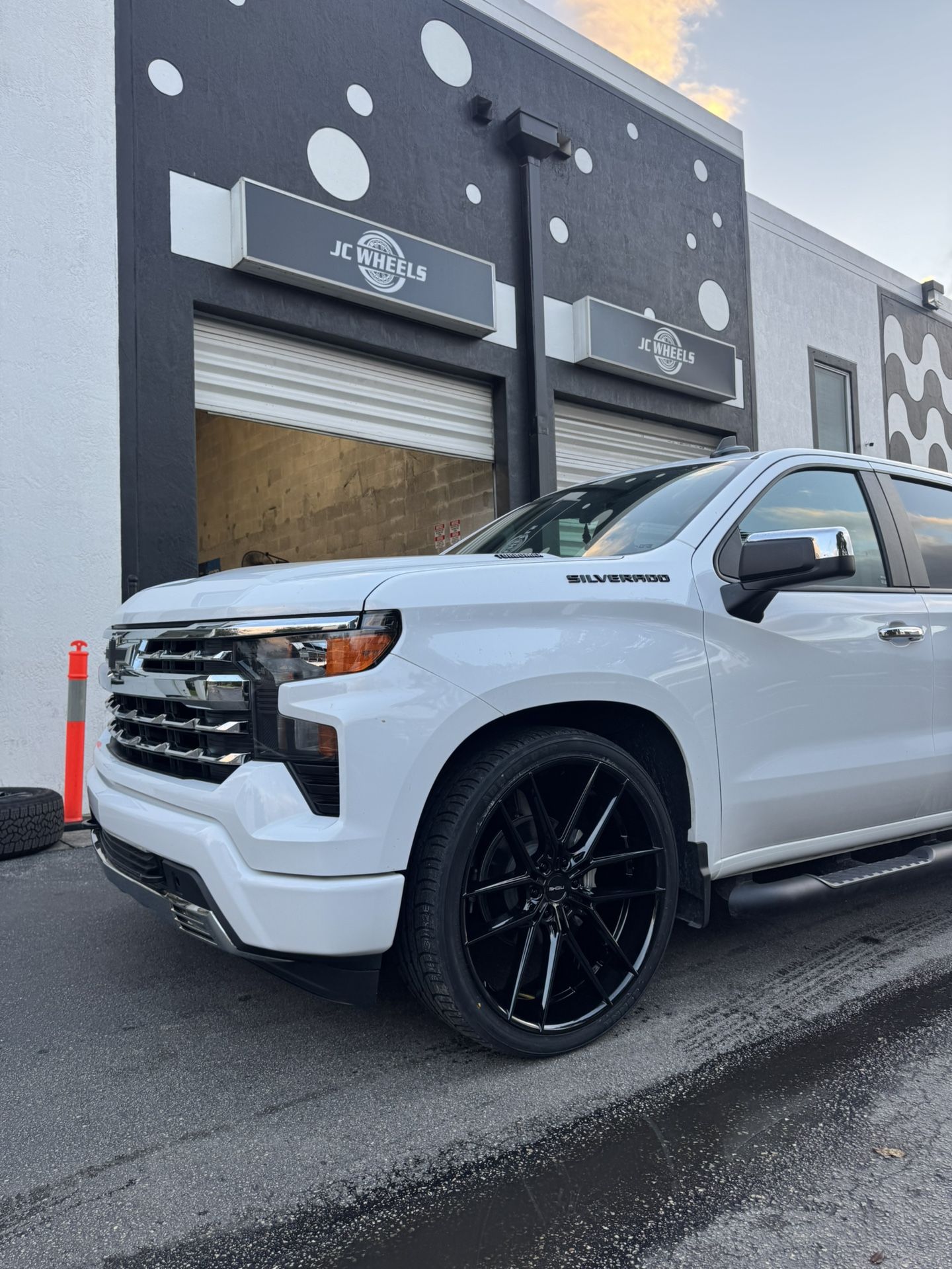 26” Inch Silverado Tahoe Cadillac Escalade Sierra Wheels Rims Tires New 2025