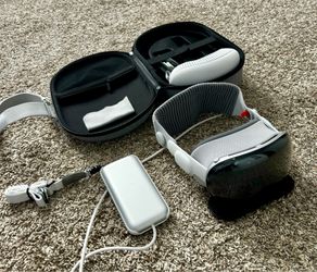 Apple Vision Pro.  1T