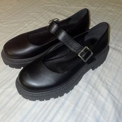 Woman’s Mary Jane Buckle shoes Chunky Thick Buttoms