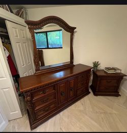 Queen bed set