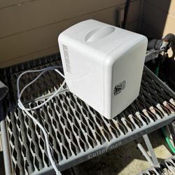 Mini Fridge 