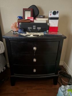 Black 3-Drawer Nightstand / End Table