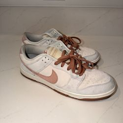 Used Nike Dunks Fossil Rose 