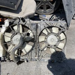 Parted Out 12-15 Civic 1.5 Hybrid Radiator With Fans