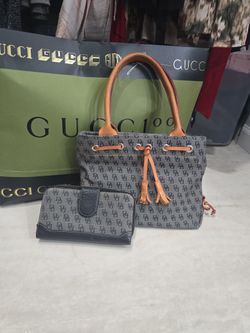 Dooney & Bourke