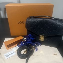 Louis Vuitton purse for Sale in Riverside, CA - OfferUp