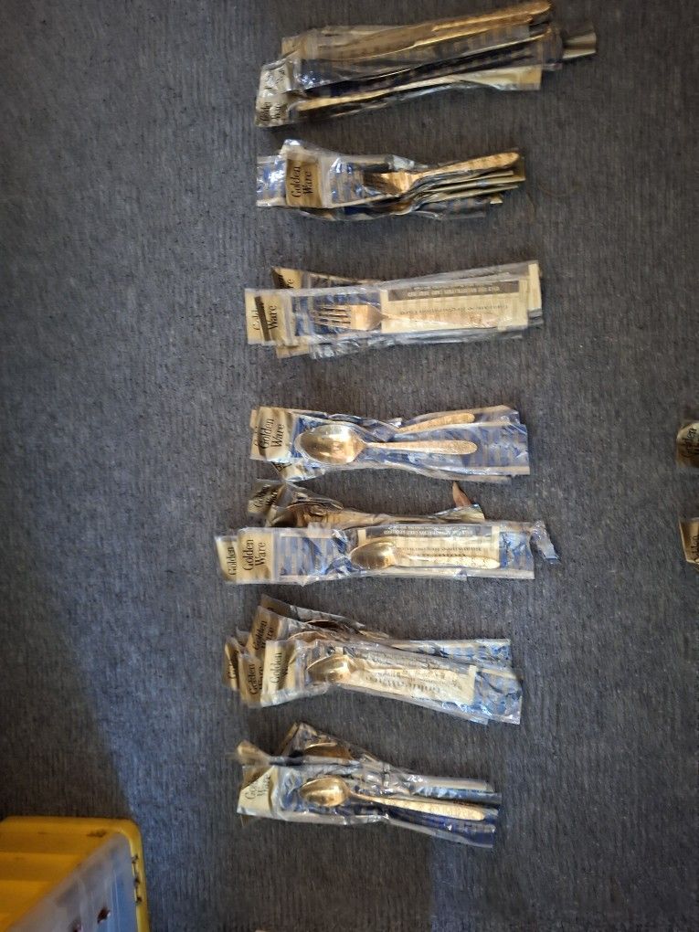 Goldenware 23kt Gold Electroplated Dinnerware