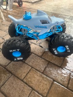 Monster truck shark