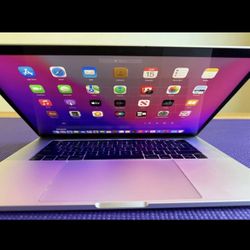 2016 MacBook Pro 15-inch  Retina| QUAD CORE i7 | 16GB + 256GB SSD