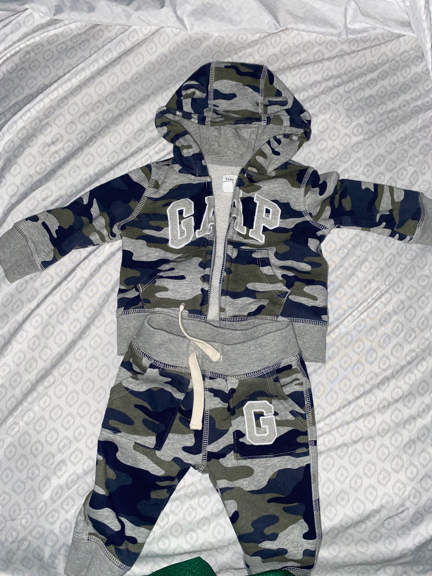 Infant baby gap Camouflage 6 to 12 months