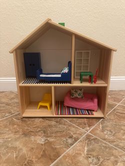 IKEA FLISAT dollhouse/ playhouse