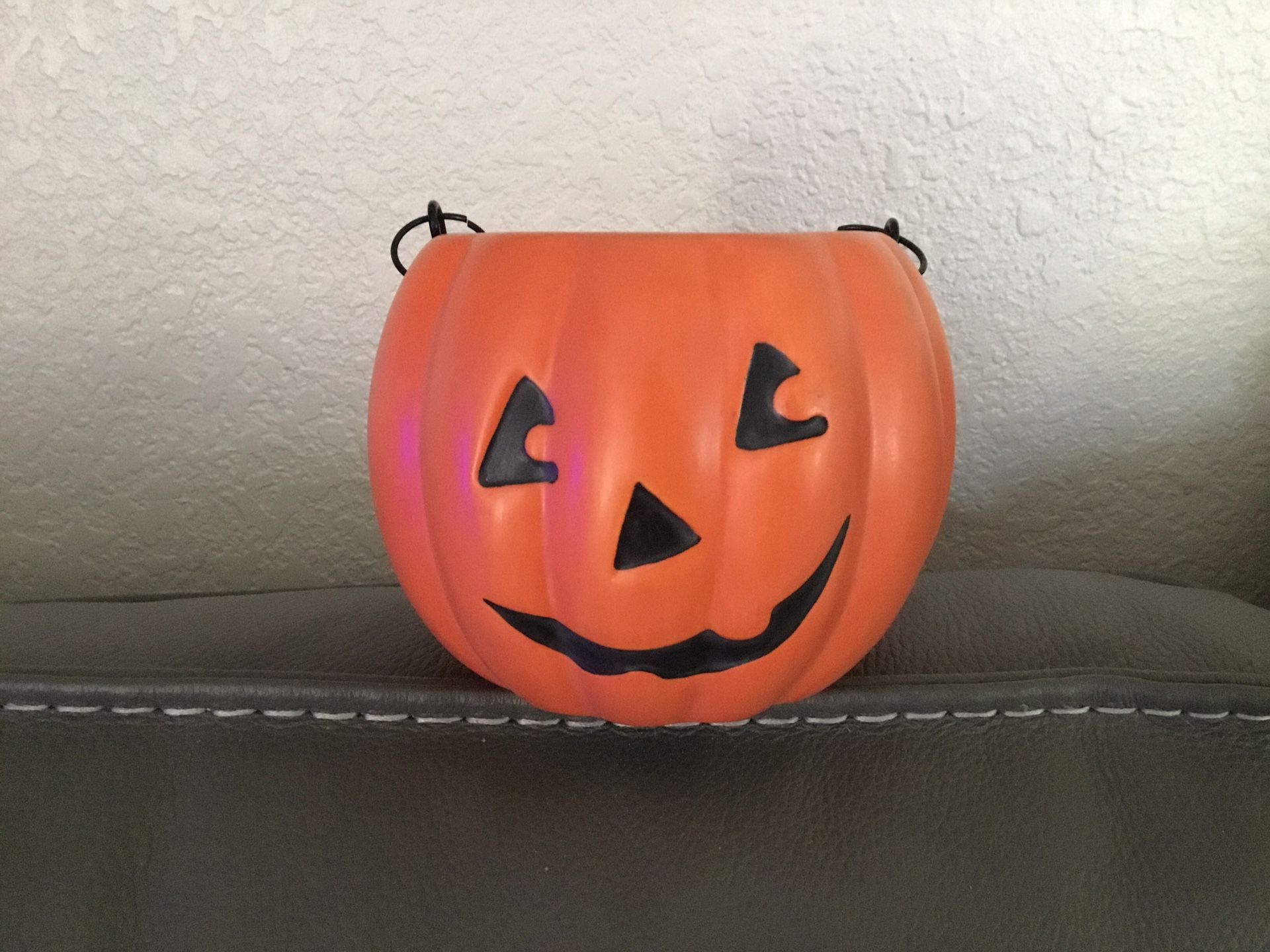 Hallmark 🎃 Pumpkin 🎃.  Ceramic Candy -Nut - Mint Dish - New In Box with Tag