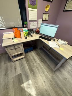 Free L shaped Desk