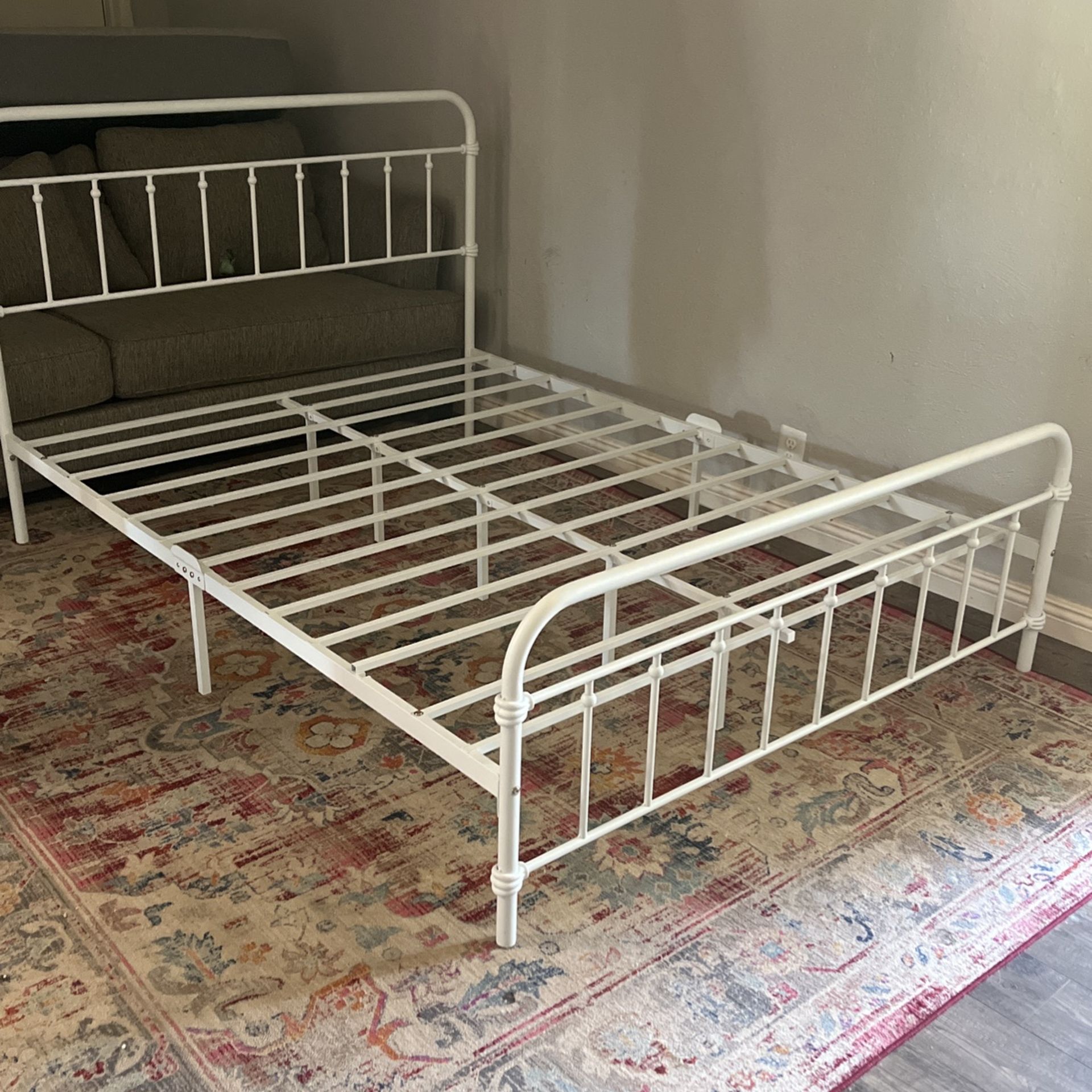 Queen size bed frame 