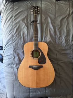 Yamaha FG800J guitar
