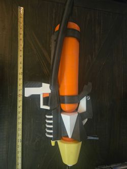 Large 3D Printed Splatoon-Inspired Ink Blaster Cosplay Prop