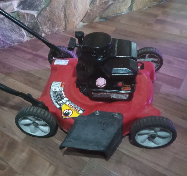 Yard Machine 21 " 5.5 H/P Push Mower