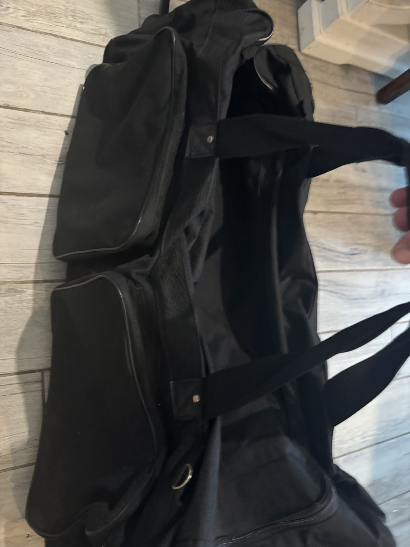 Travel duffel bag with wheels - color Black