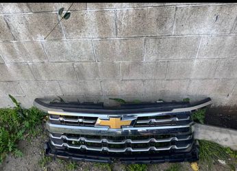Silverado grill ltz Oem