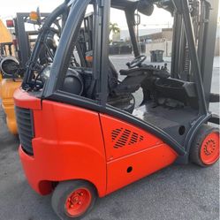 Linde Forklift 5000 Lbs Triple Stage 