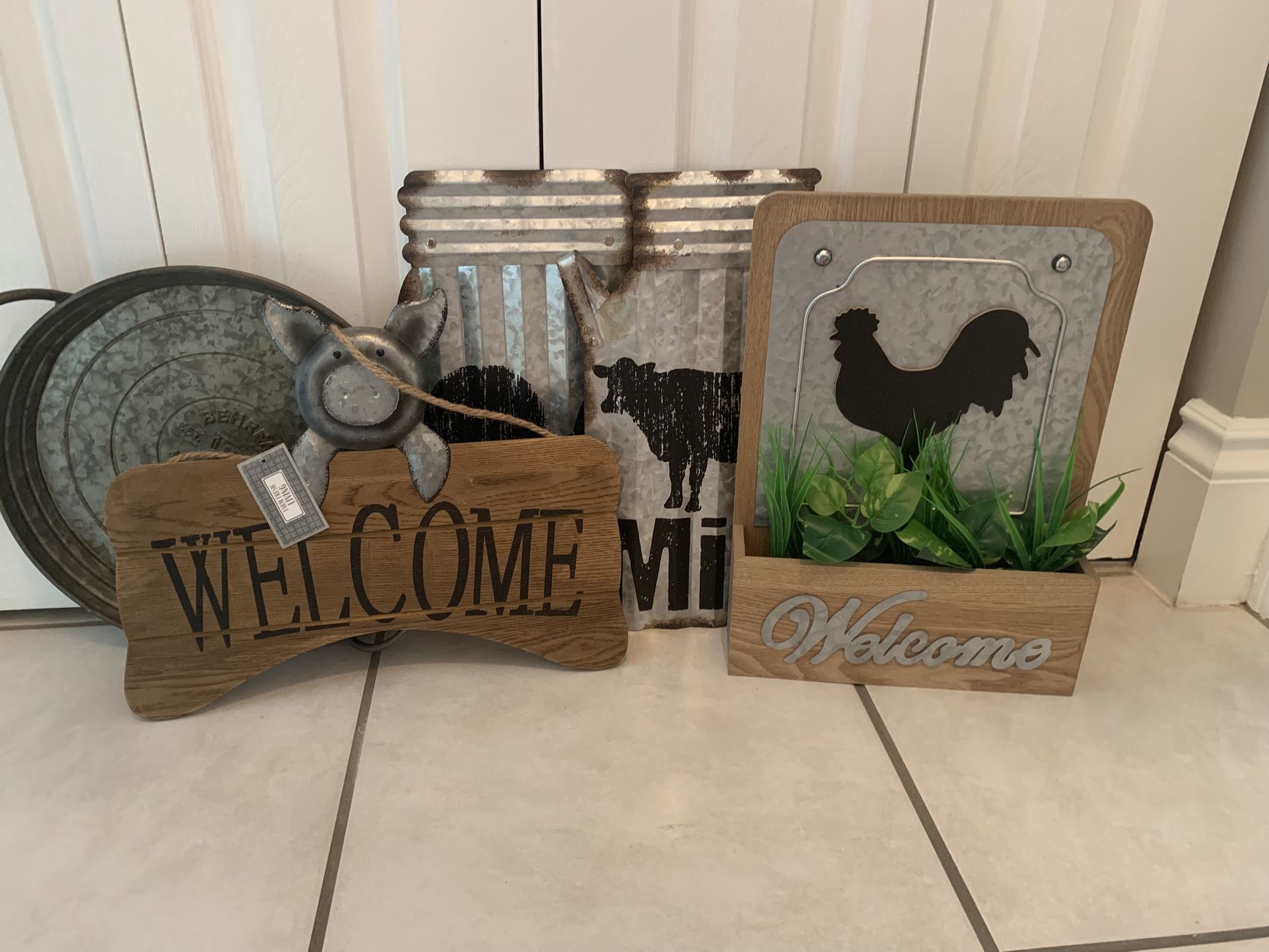 Farmhouse Decor ALL NEW AND  FOR $25