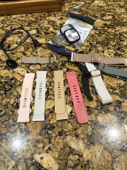 Fitbit Versa 4 Accessory Bundle