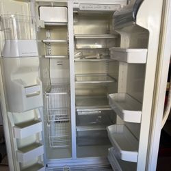 Kenmore Coldspot 24.6 Cubic Ft refrigerator