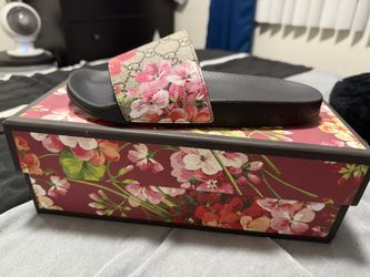 Women’s Gucci Slides