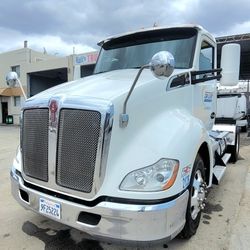 2015 Kenworth T680 2 Axle Tractor