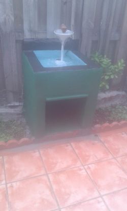 Water fountain with engine