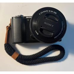 Sony A5000 20.1MP Mirrorless Digital Compact Camera w/ 16-50mm read below