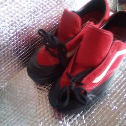 Vans Low Top  Size 9.5 Brand New 