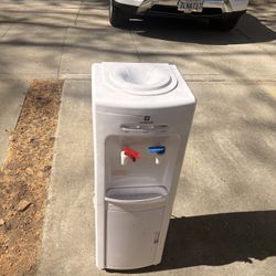 Water Dispenser 