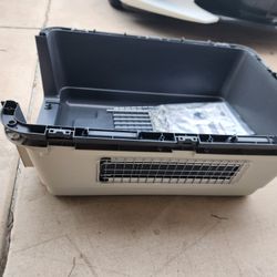 Brand New Large SportPet Designs Rolling Plastic Travel Dog Crate Kennel 32"x22"x23". $85 Firm Pick up in Gilbert at Greenfield and Warner