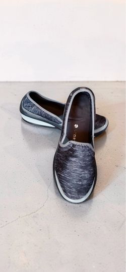 Womens Slip-On Comfort Sneaker Shoes Sz 9