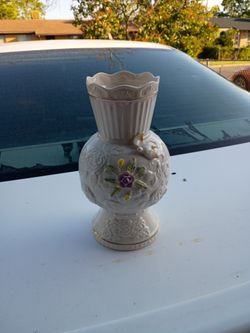 Vase.