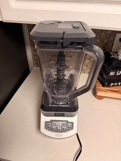 Ninja Professional 1100 Watt Blender 72 oz Pitcher