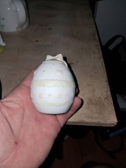 Porcelain chicken egg