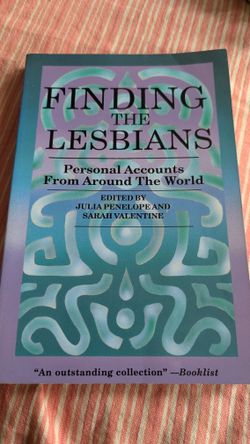 Paperback Finding the Lesbians