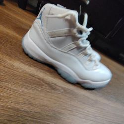 Jordan 11 Legend Blue 
