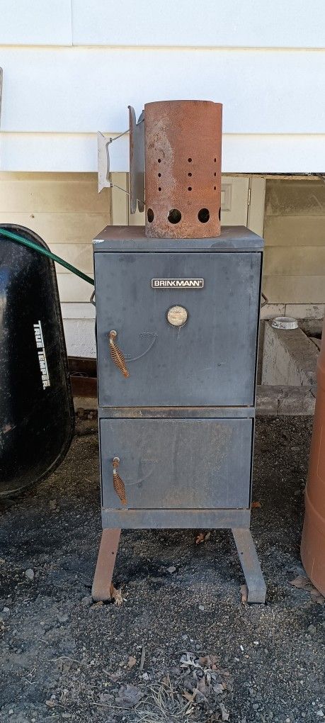 Brinkman Smoker And Charcoal Starter
